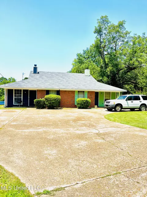 112 Timberlawn Rd #A/B, Jackson, MS 39212