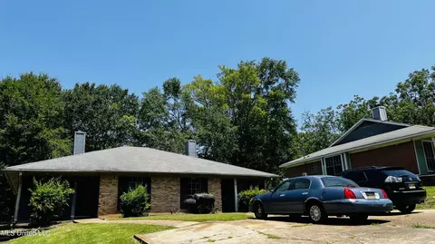 116 Timberlawn Rd #A/B, Jackson, MS 39212