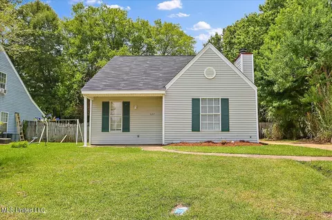 127 Greenfield Ln, Pearl, MS 39208