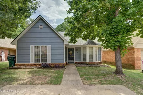 5618 April Dr, Southaven, MS 38671