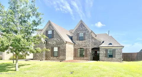 14541 Smokey Ln, Olive Branch, MS 38654