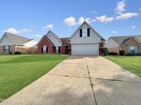 1721 W Sarah Ann Dr, Southaven, MS 38671
