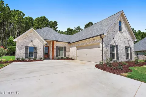 1231 Old Court Xing, Flowood, MS 39232