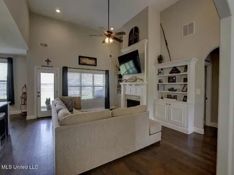 2128 Watson Place Cv, Nesbit, MS 38651 photo 5
