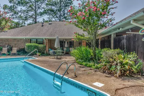92 Summit Ridge Dr, Brandon, MS 39042