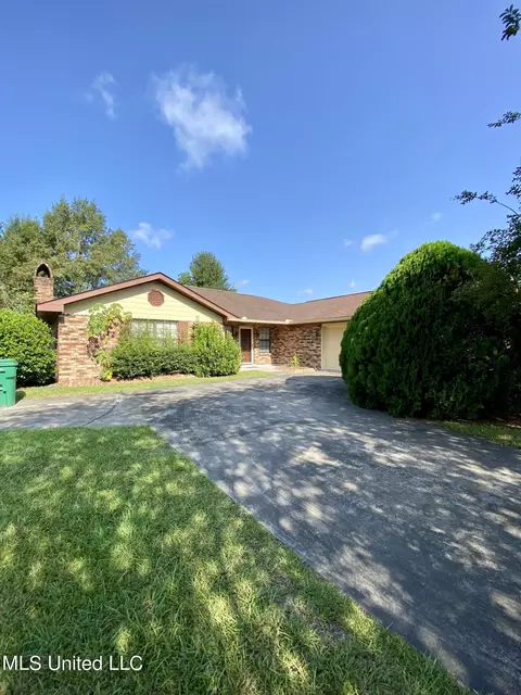 3127 Carleen Ct, Picayune, MS 39466