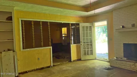 1309 Whispering Oaks Cv, Jackson, MS 39212 photo 5