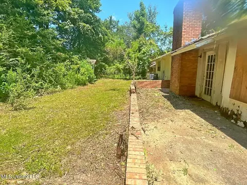 1309 Whispering Oaks Cv, Jackson, MS 39212 photo 12