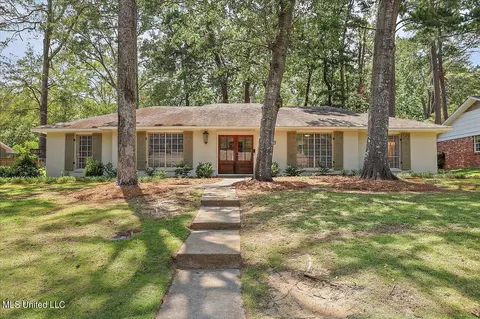 5315 Farnsworth Dr, Jackson, MS 39211