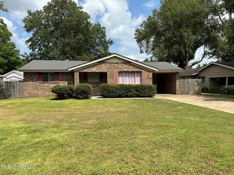 803 Ninth Ave, Cleveland, MS 38732