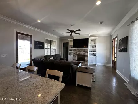 213 Warwick Dr, Brandon, MS 39042 photo 3