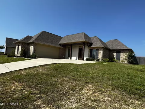 213 Warwick Dr, Brandon, MS 39042