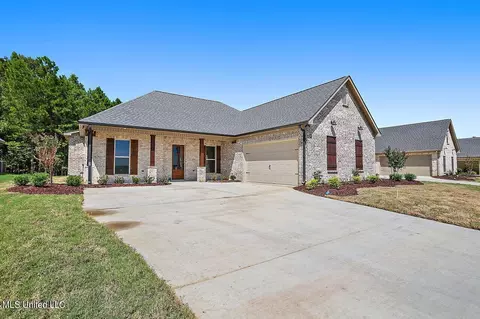 1235 Old Court Xing, Flowood, MS 39232