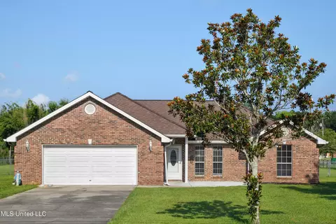9201 Dana Rd, Biloxi, MS 39532