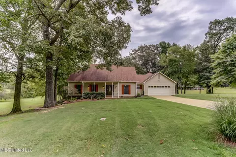 1136 Double Shovel Dr, Hernando, MS 38632