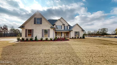 13563 Pebble Ridge Dr, Byhalia, MS 38611