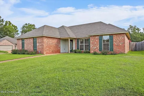 125 Cedarstone Dr, Terry, MS 39170 photo 2