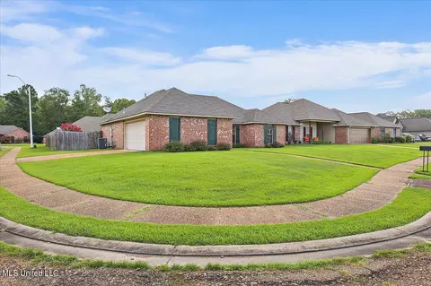 125 Cedarstone Dr, Terry, MS 39170 photo 3