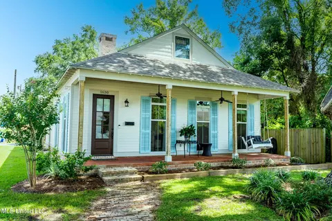 1630 Nichols Ct, Gulfport, MS 39501