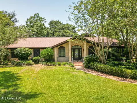 14108 Puerto Dr, Ocean Springs, MS 39564