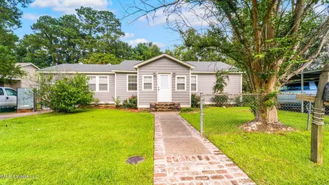 309 N 19th Ave, Hattiesburg, MS 39401