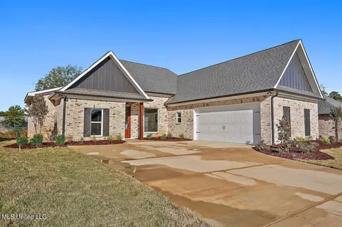 1243 Old Court Xing, Flowood, MS 39232