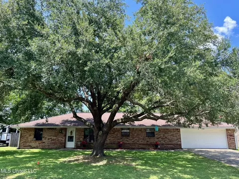 15240 Debbie Cv, Gulfport, MS 39503