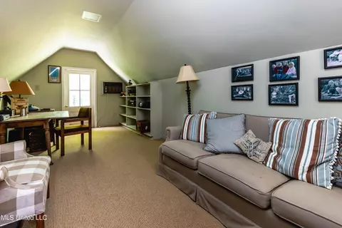 2010 Sheffield Dr, Jackson, MS 39211 photo 17