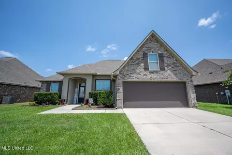 14258 Bienville Dr, Gulfport, MS 39503