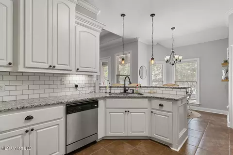 307 Siltstone Rdg, Brandon, MS 39047 photo 7