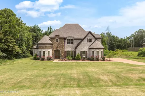 66 E Byhalia Creek Farms Rd, Byhalia, MS 38611