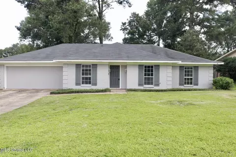 1304 Canterbury Ln, Clinton, MS 39056