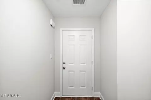Entry Way - 7796 E Reece Dr, Southaven, MS 38671 photo 1 of 2