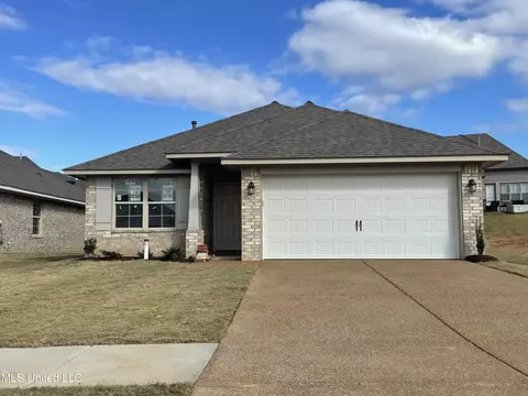 Exterior - 7796 E Reece Dr, Southaven, MS 38671 photo 2 of 8