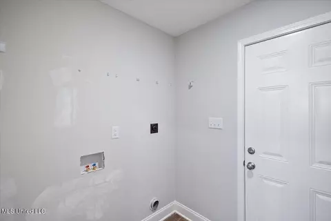 Bath - 7796 E Reece Dr, Southaven, MS 38671 photo 2 of 5