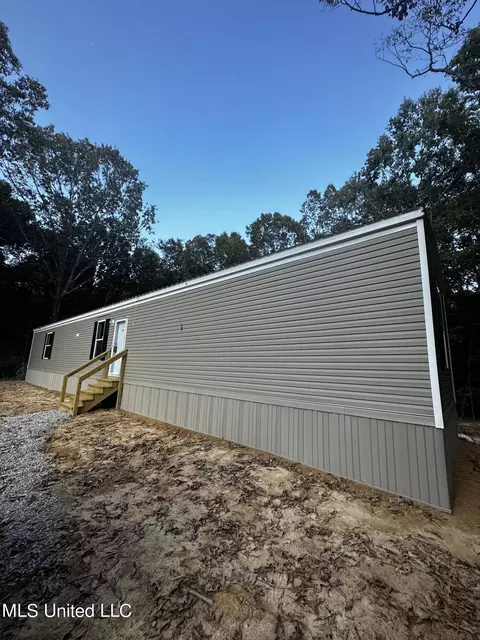 275 Dockery Dr, Byhalia, MS 38611