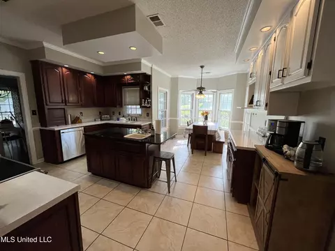 8847 Windersgate Dr, Olive Branch, MS 38654 photo 11