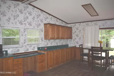 537 Bevill Dr, Florence, MS 39073 photo 10
