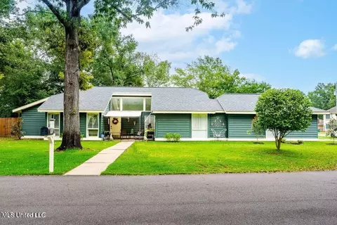 680 Oahu Ct, Diamondhead, MS 39525