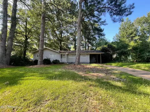 1615 Kentwood Dr, Jackson, MS 39212