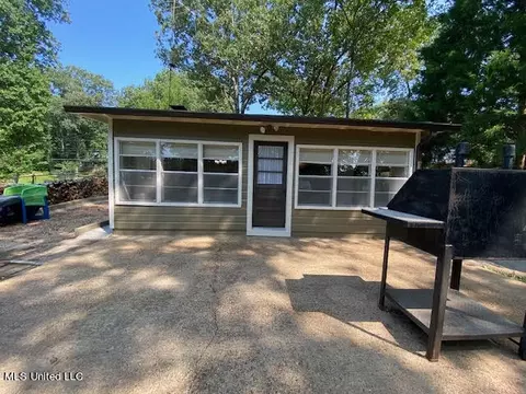 1587 Snow Lake Dr, Ashland, MS 38603