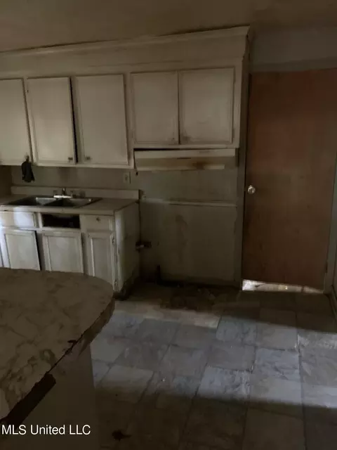1107 W Silas Brown St, Jackson, MS 39204 photo 5