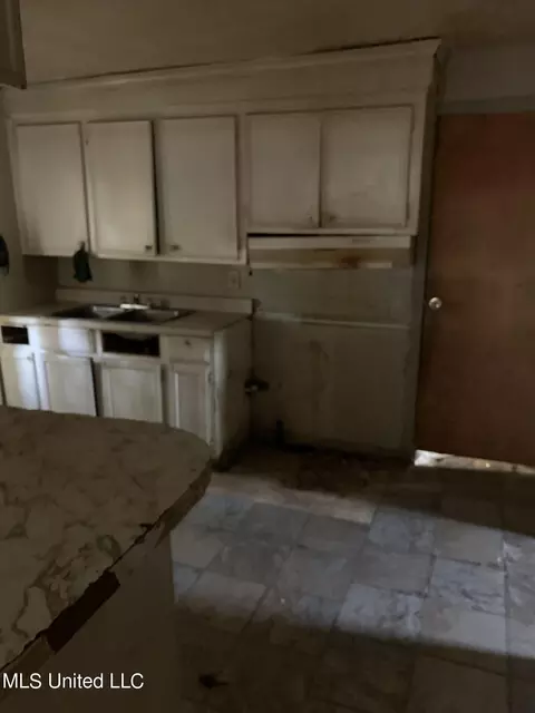 1107 W Silas Brown St, Jackson, MS 39204 photo 4