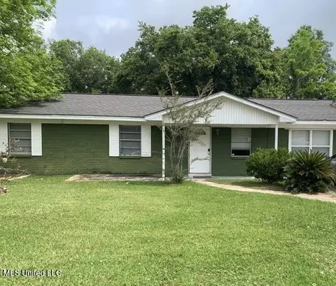 4724 Cardinal Dr, Gulfport, MS 39501