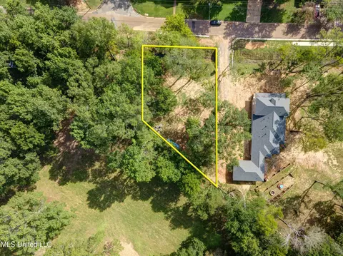2115 Timber Ln, Hernando, MS 38632