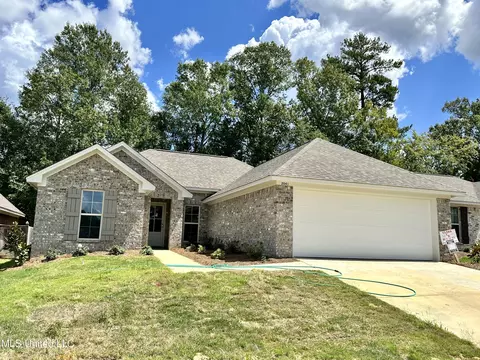 2041 Pebble Creek Dr, Brandon, MS 39042 photo 1
