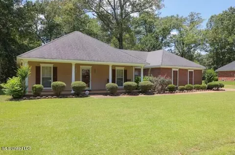 208 Elm Dr, Jackson, MS 39212
