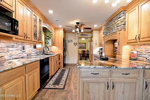 1374 Gaines Rd, Hernando, MS 38632 photo 17