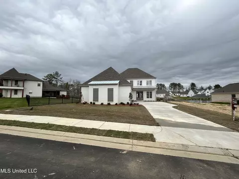 206 Herons Bay Cir, Madison, MS 39110