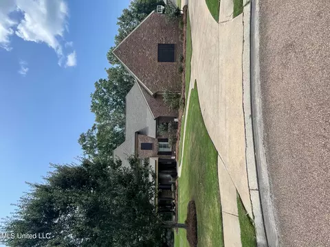 121 Tailfeather Dr, Madison, MS 39110